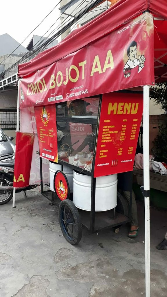 Gerobak Cimol Bojot AA generasi awal dengan tenda merah